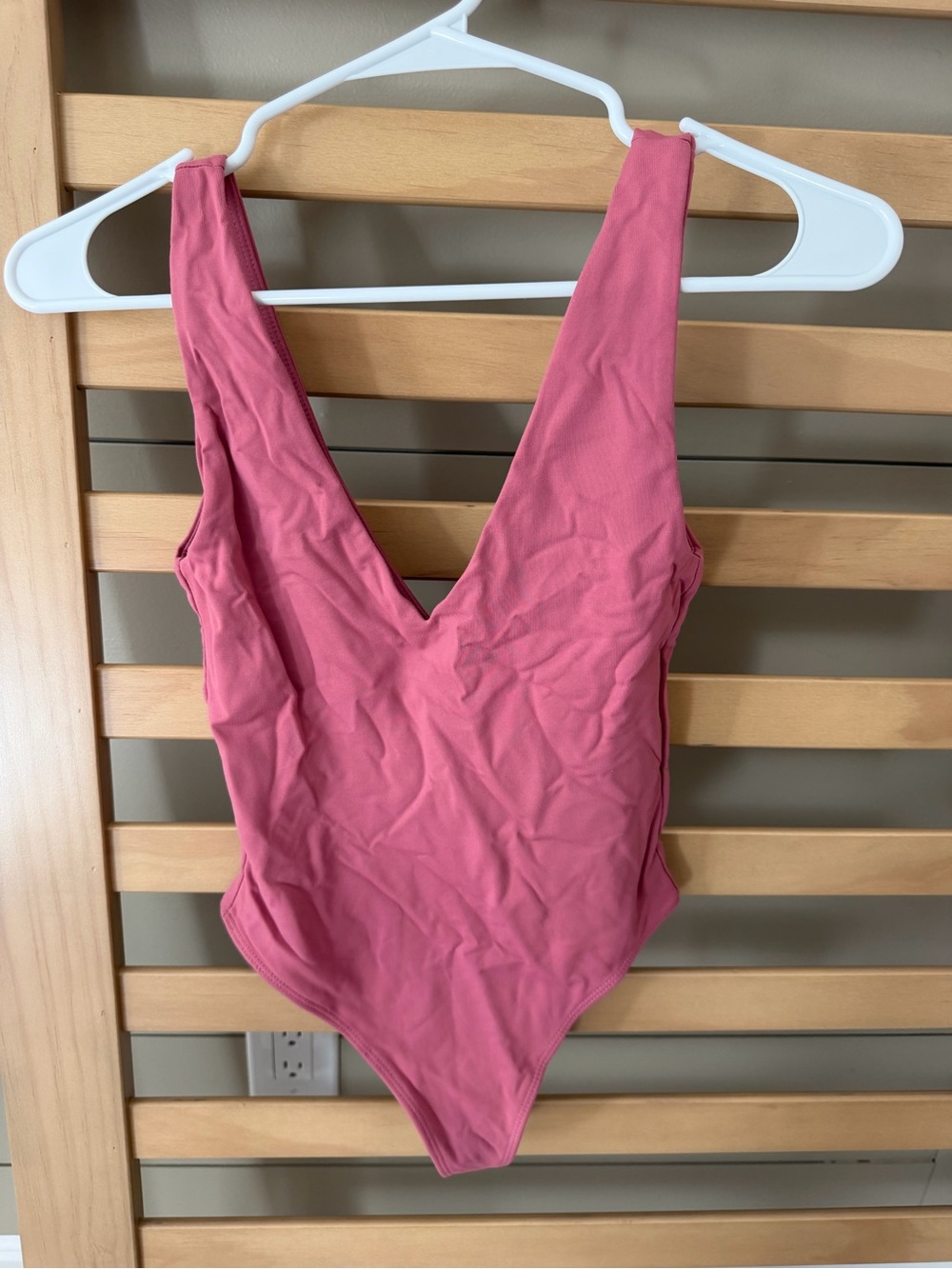 Aritzia Babaton Dusty Rose Deep V Neck Bodysuit, XS